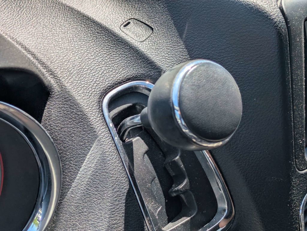 Used 2019 Dodge Grand Caravan SXT image 27