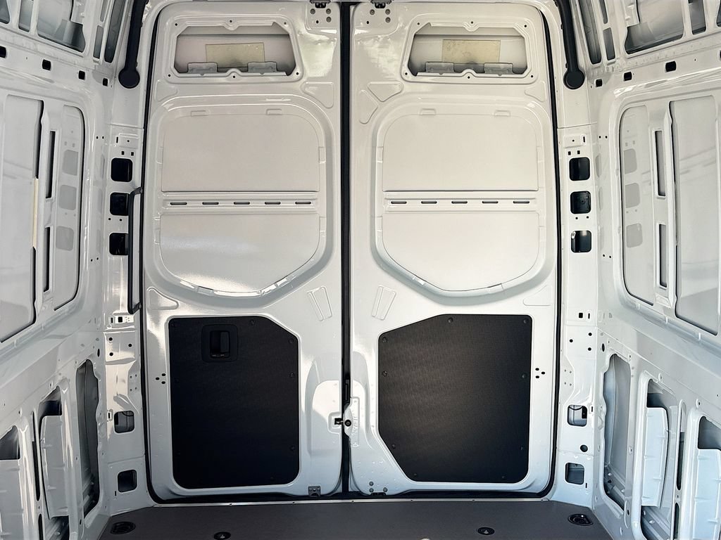 New 2025 Mercedes-Benz eSprinter 170 Cargo image 16