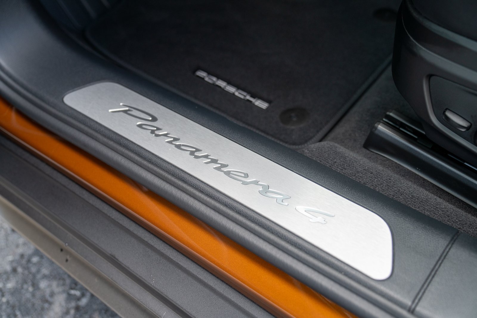 Certified 2025 Porsche Panamera 4 AWD/4WD image 11