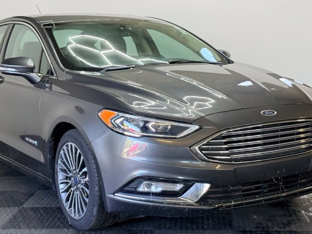 Used 2017 Ford Fusion Titanium FWD image 2