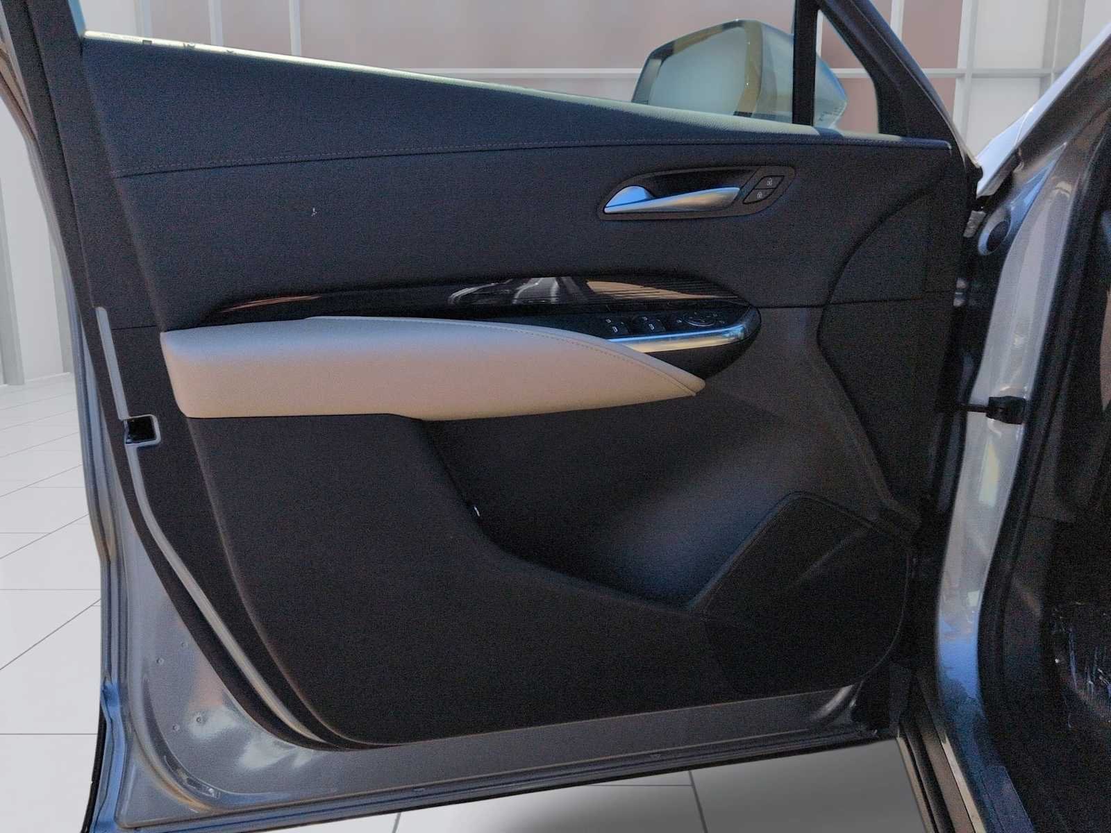 Certified 2024 Cadillac XT4 Luxury FWD image 10
