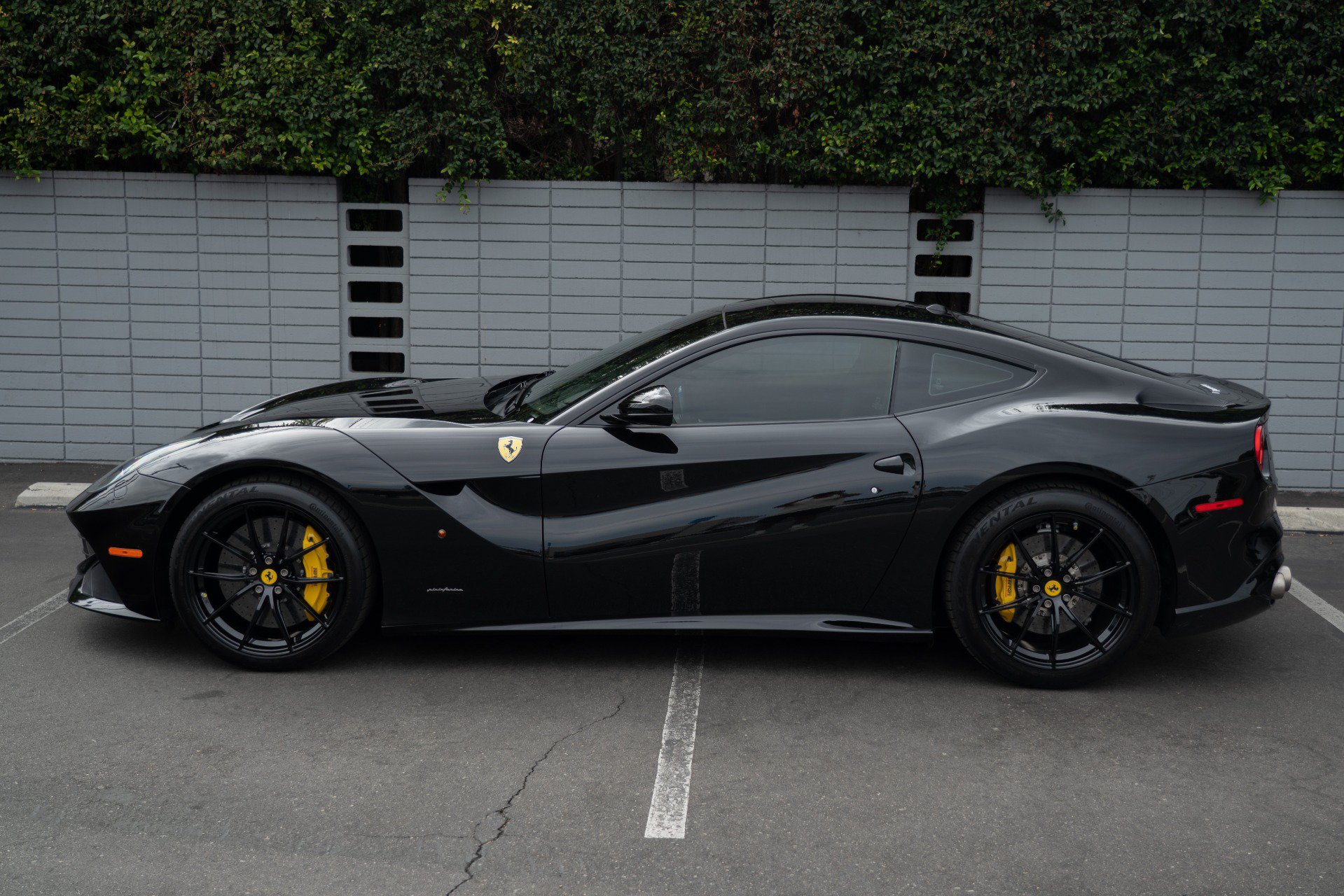 Used 2014 Ferrari F12 Berlinetta RWD image 24
