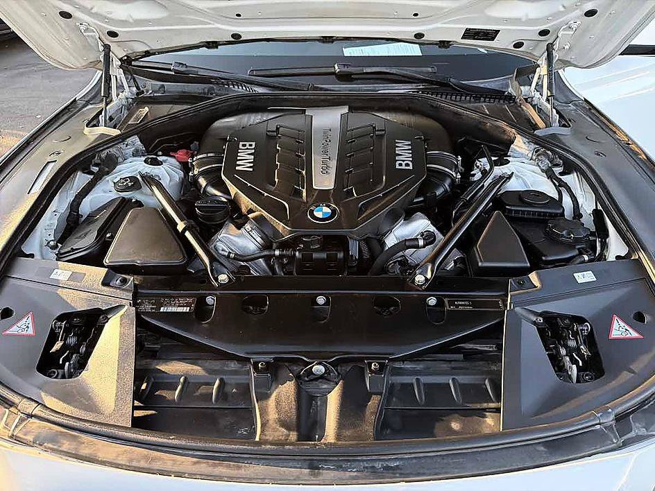 Used 2012 BMW 750Li RWD image 23