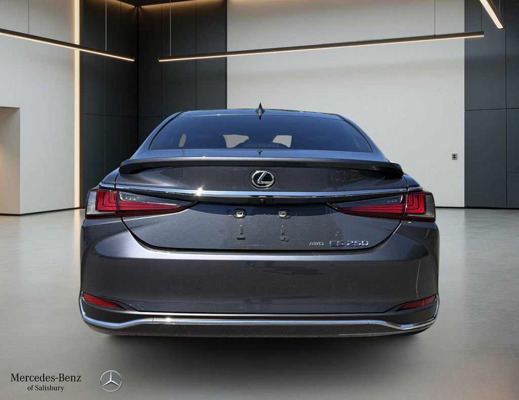 Used 2023 Lexus ES 250 w/ Premium Package AWD/4WD image 3
