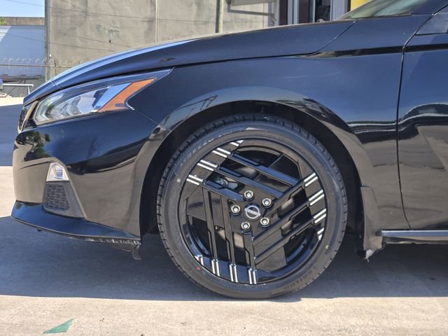 Used 2021 Nissan Altima 2.5 SR FWD image 12