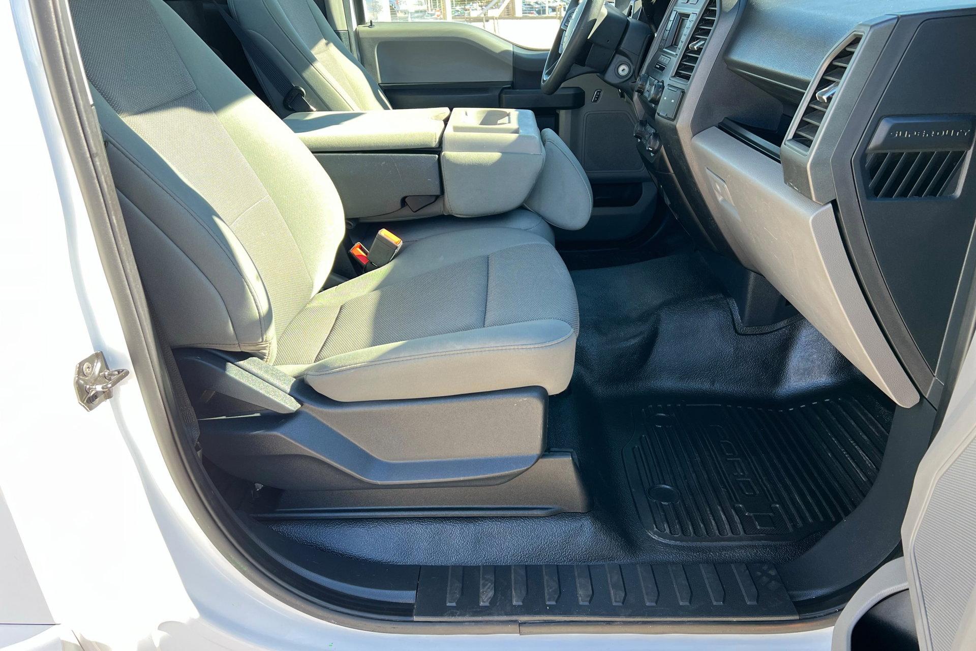 Used 2022 Ford F250 XL w/ Power Equipment Group image 16