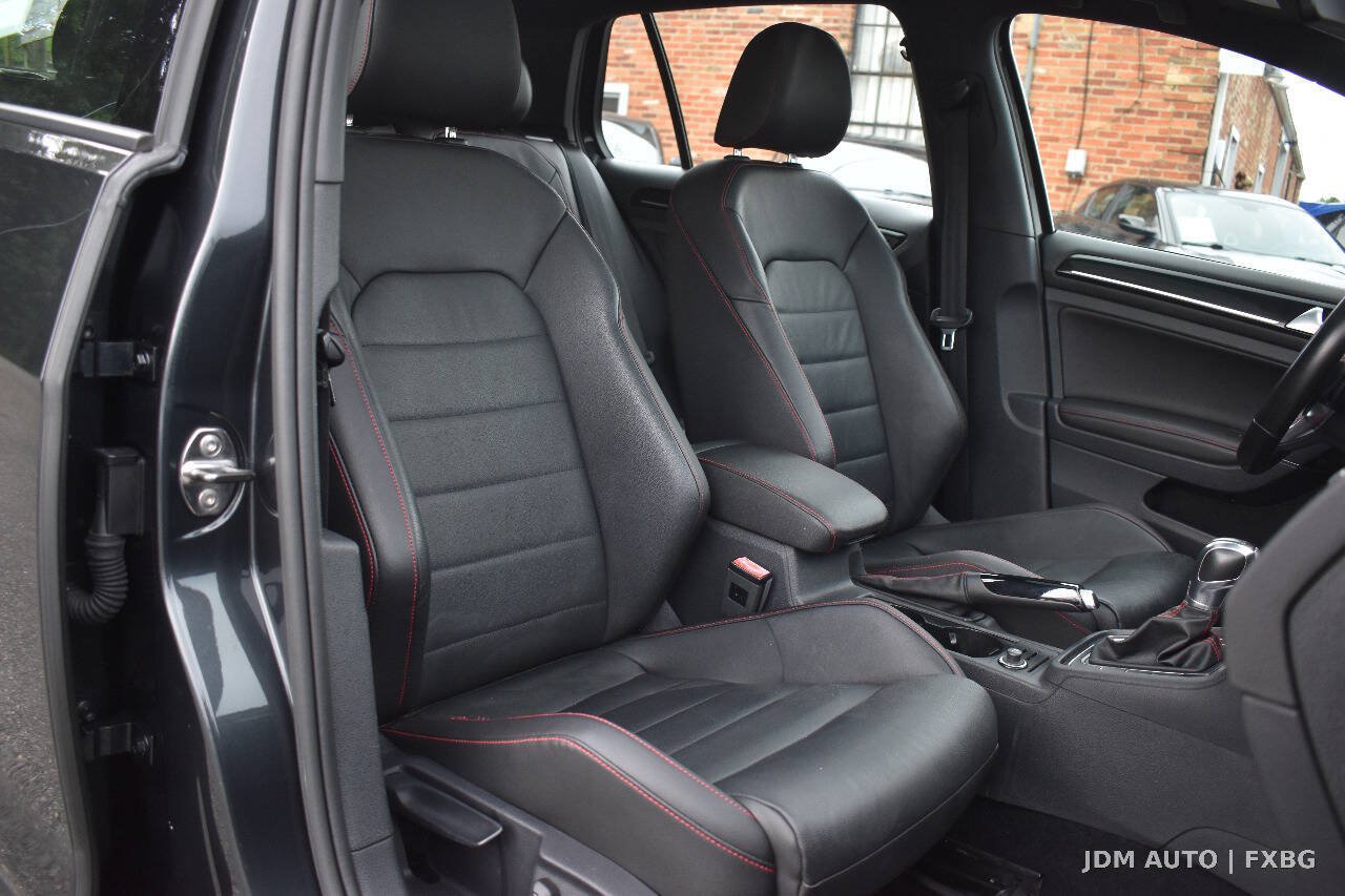 Used 2017 Volkswagen GTI SE FWD image 12
