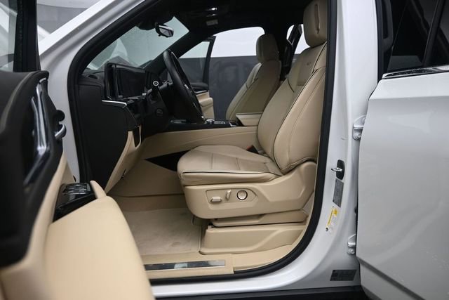 Used 2023 Cadillac Escalade Premium Luxury AWD/4WD image 10