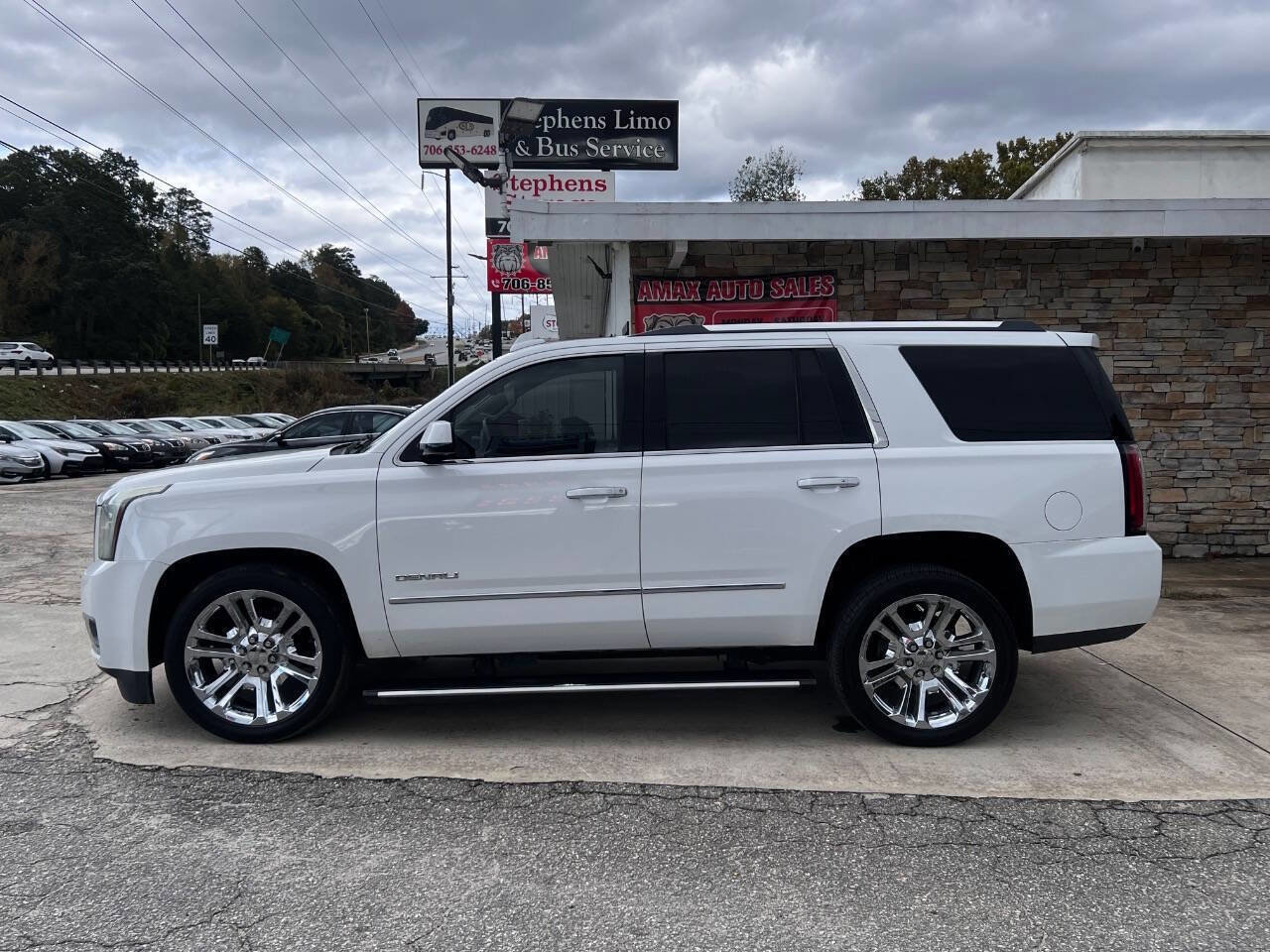 Used 2015 GMC Yukon Denali w/ Premium Package image 3