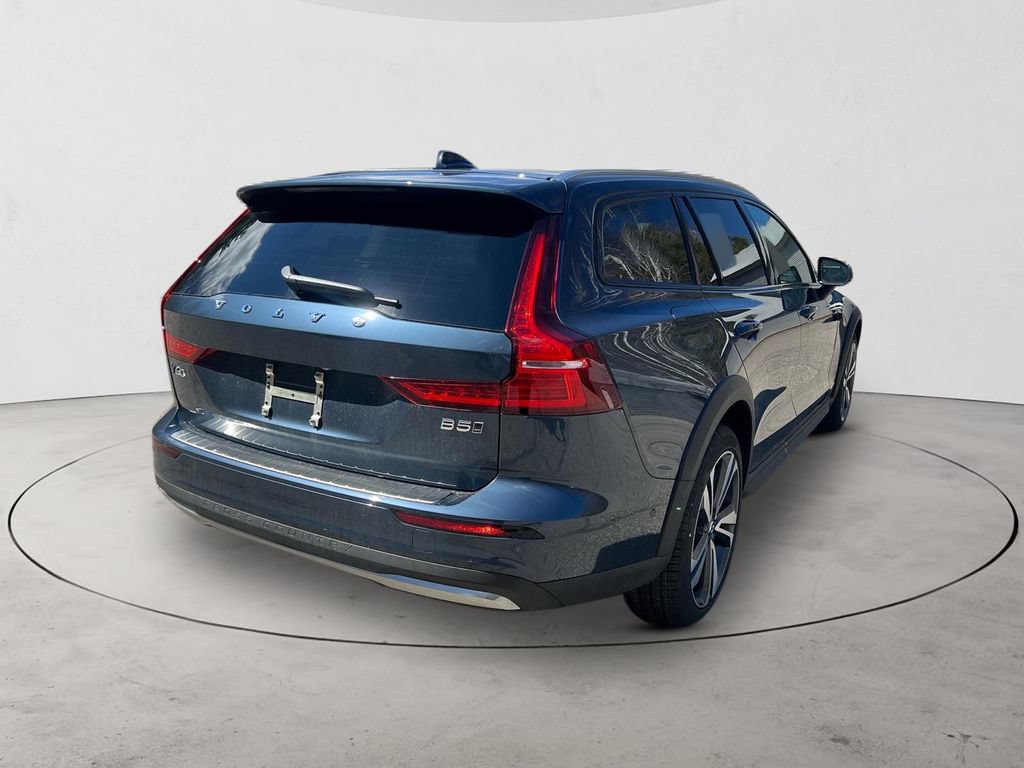 New 2026 Volvo V60 B5 Cross Country Plus w/ Protection Package Premier AWD/4WD image 5