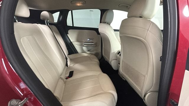 Used 2021 Mercedes-Benz GLA 250 4MATIC image 29