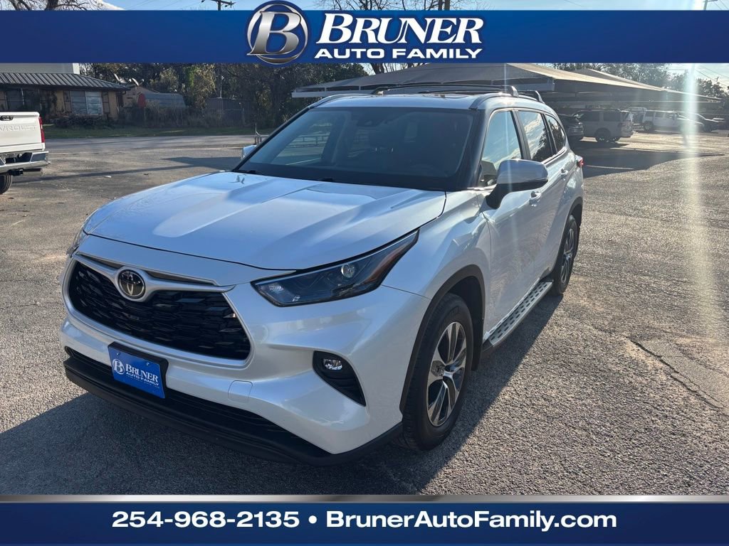 Used 2025 Toyota Highlander XLE