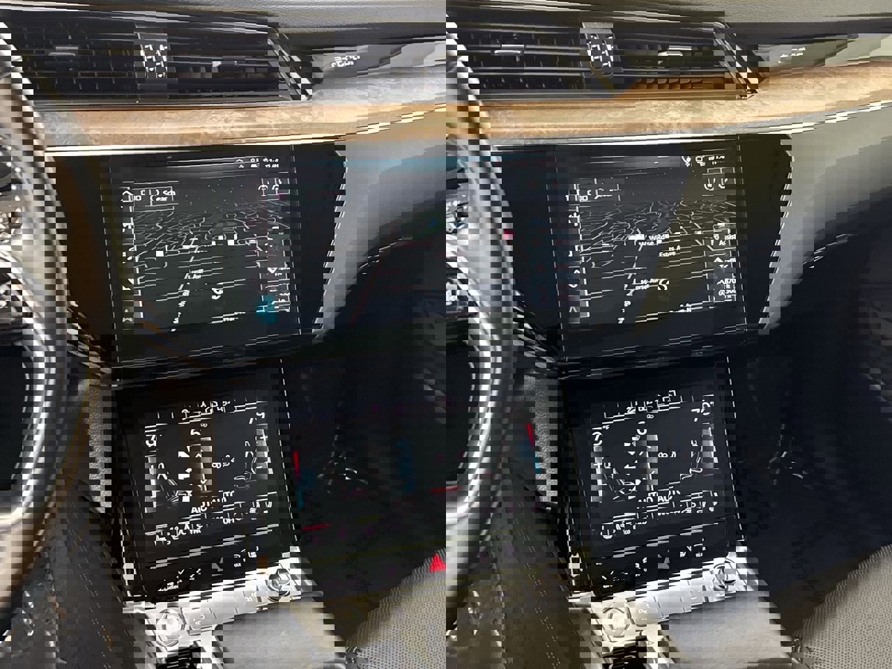 Used 2020 Audi e-tron Premium Plus image 11