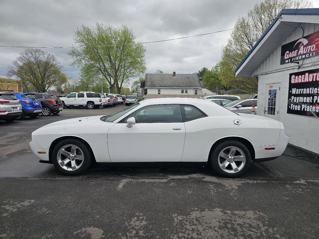 Used 2013 Dodge Challenger SXT w/ Sound Group RWD image 6