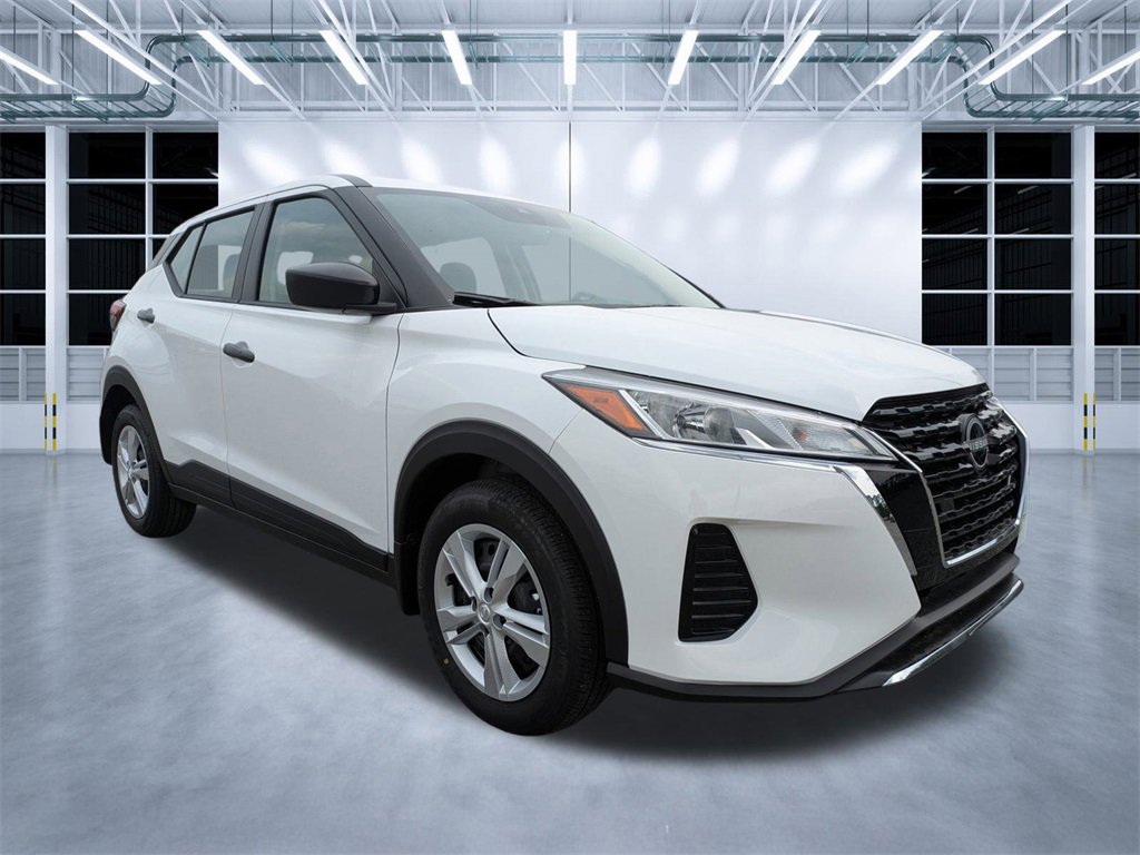 New 2025 Nissan Kicks Play S image 1