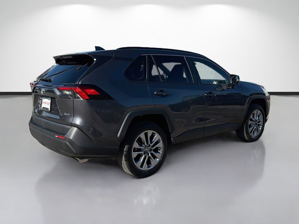 Used 2023 Toyota RAV4 XLE Premium FWD image 3