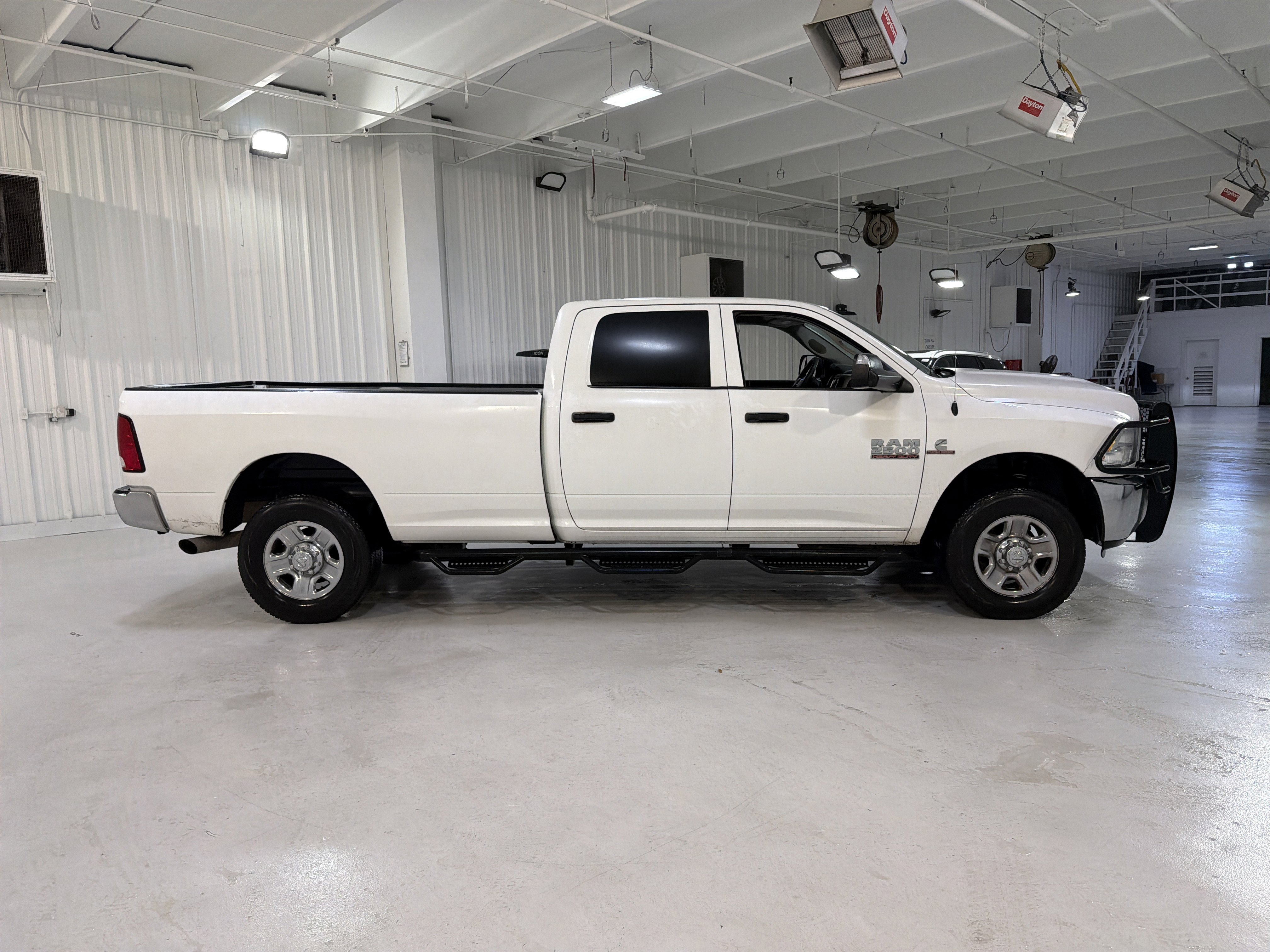 Used 2018 RAM 2500 Tradesman w/ Chrome Appearance Group AWD/4WD image 6