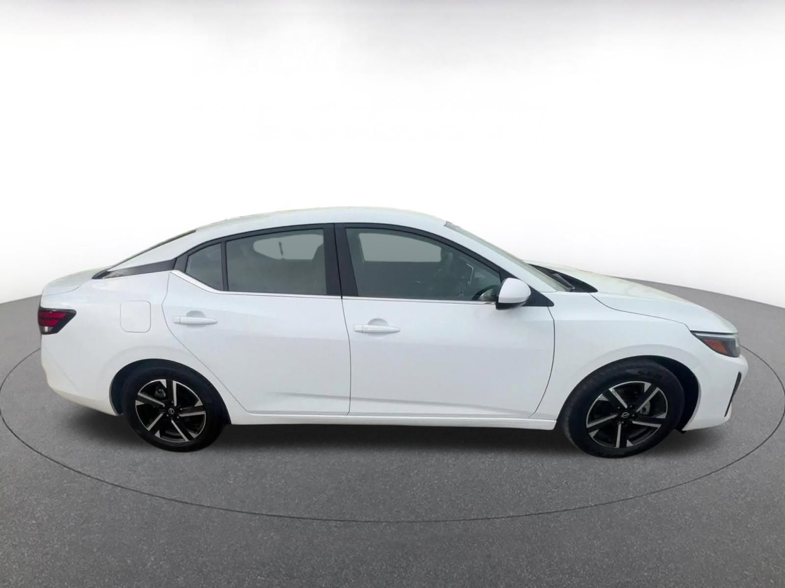 Used 2024 Nissan Sentra SV FWD image 16
