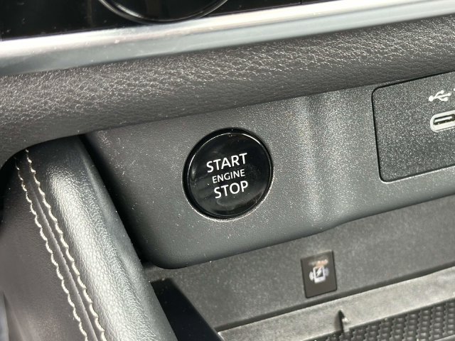 Used 2024 Nissan Rogue Platinum AWD/4WD image 21