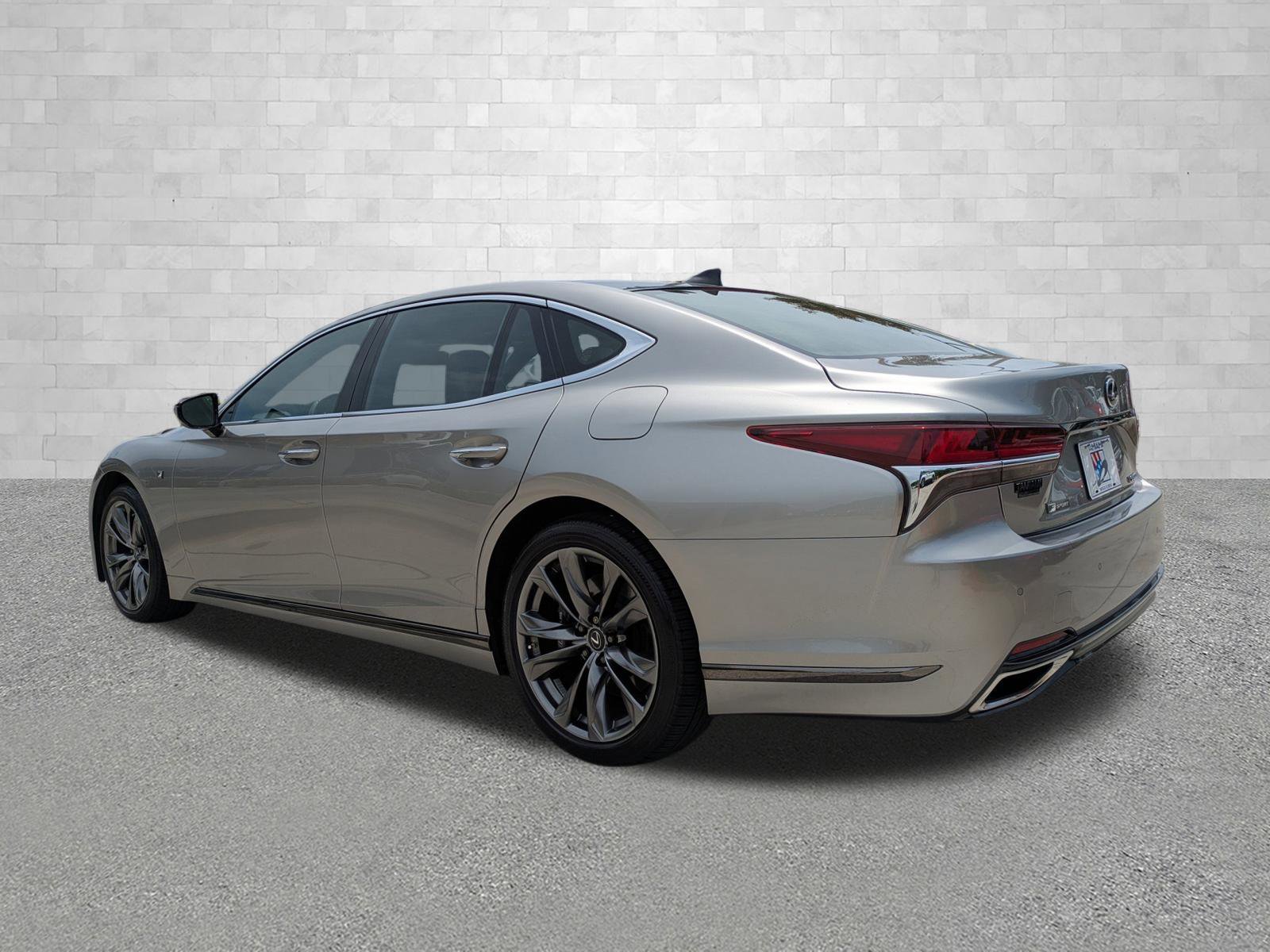 Used 2018 Lexus LS 500 F Sport w/ Accessory Package (Z2) AWD/4WD image 4
