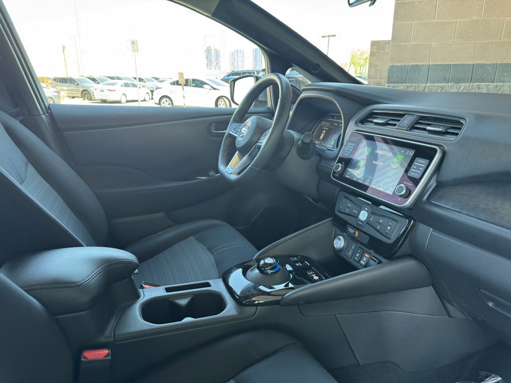 Used 2022 Nissan Leaf SV image 38