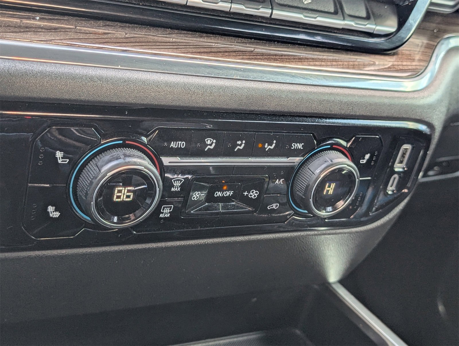 Used 2023 Chevrolet Silverado 1500 LT Trail Boss w/ Protection Package image 20