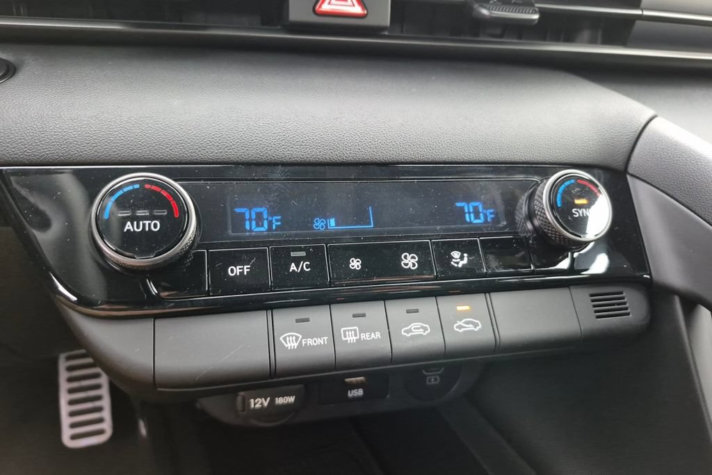 New 2026 Hyundai Elantra SEL Sport FWD image 24