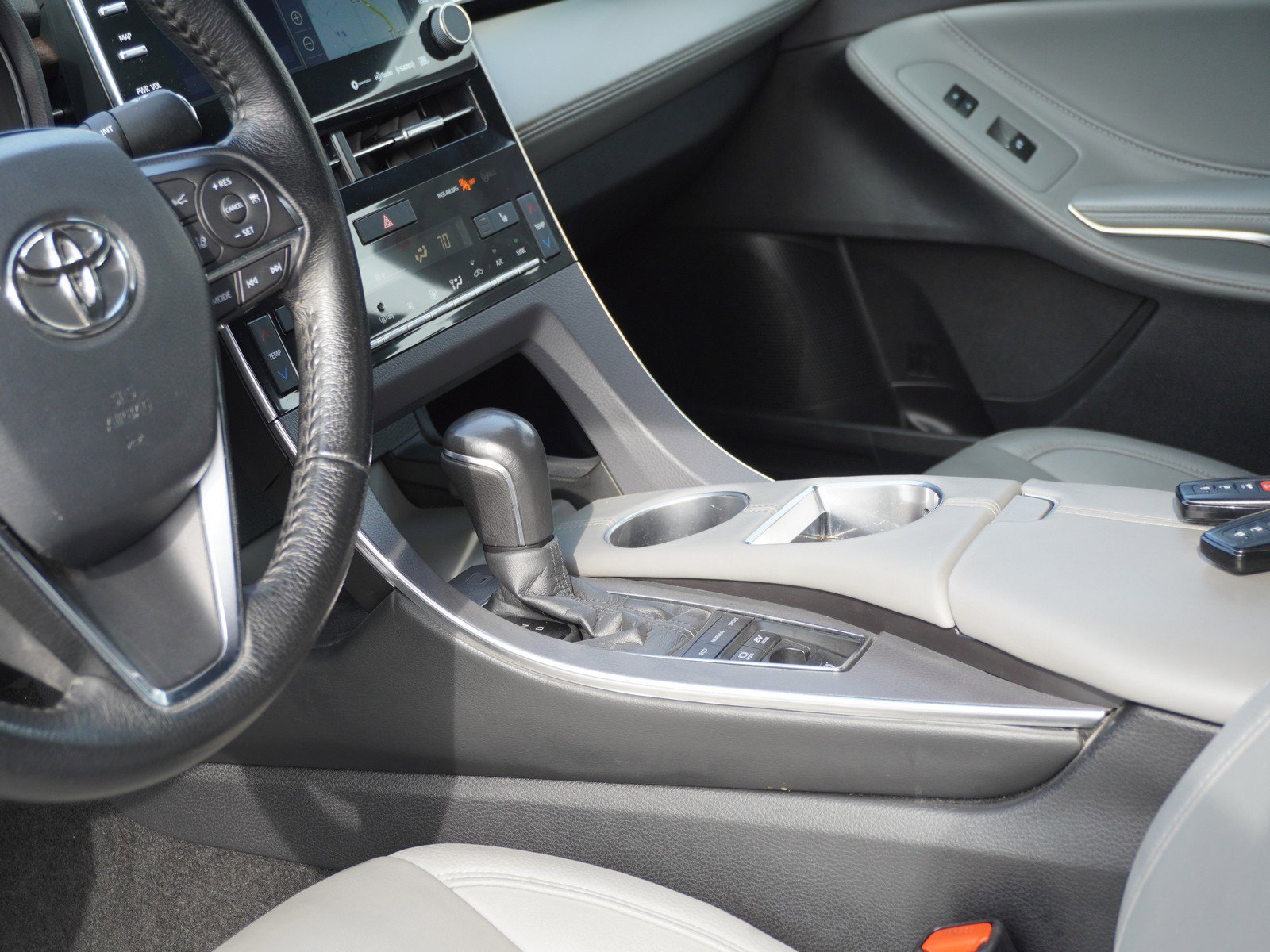 Used 2021 Toyota Avalon XLE w/ Moonroof Package image 20