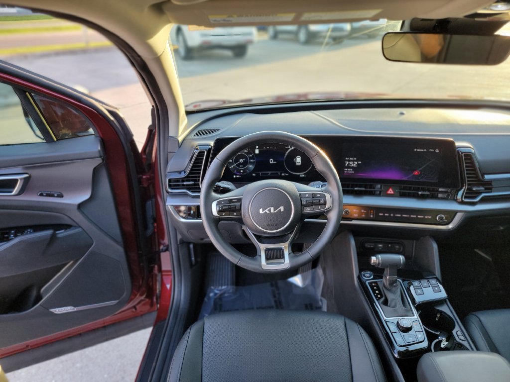 Used 2025 Kia Sportage SX FWD image 18