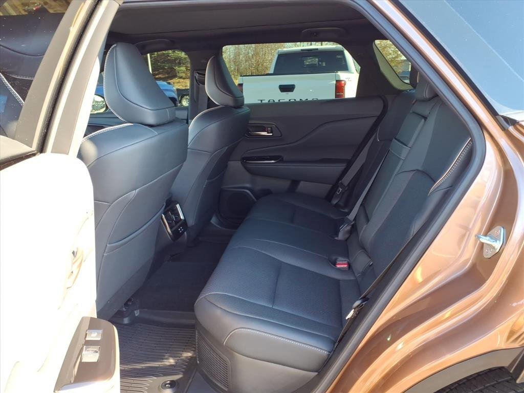 Used 2025 Toyota Crown Signia image 5