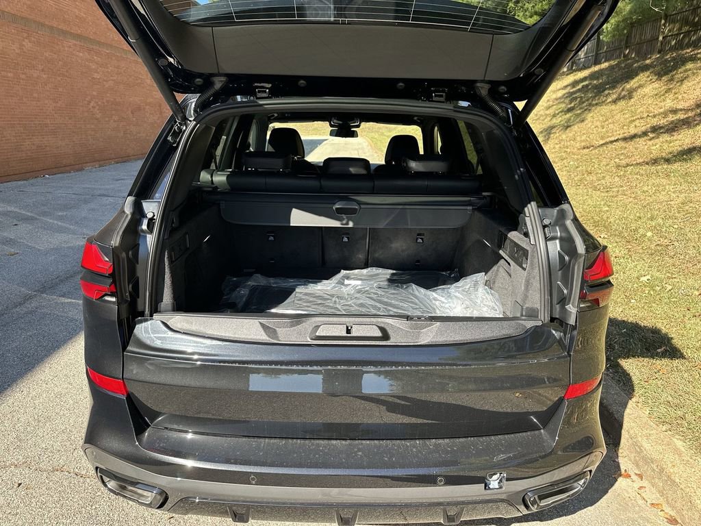 Used 2026 BMW X5 xDrive50e w/ M Sport Package image 25