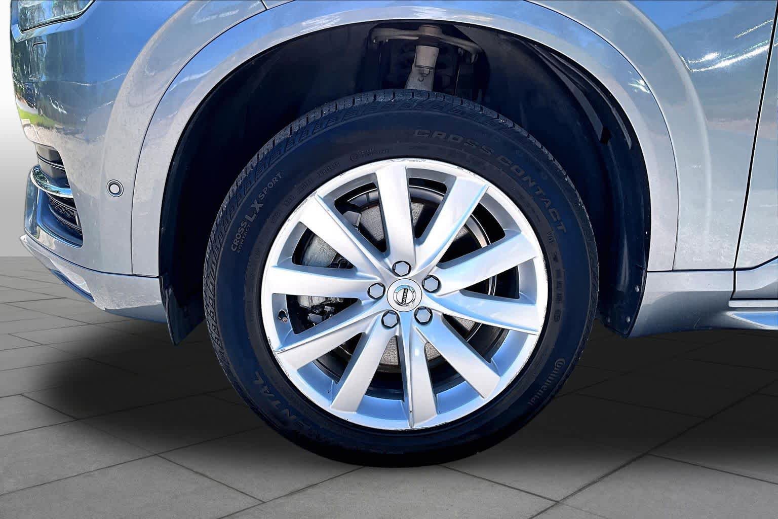 Used 2018 Volvo XC90 T5 Momentum w/ Convenience Package FWD image 11