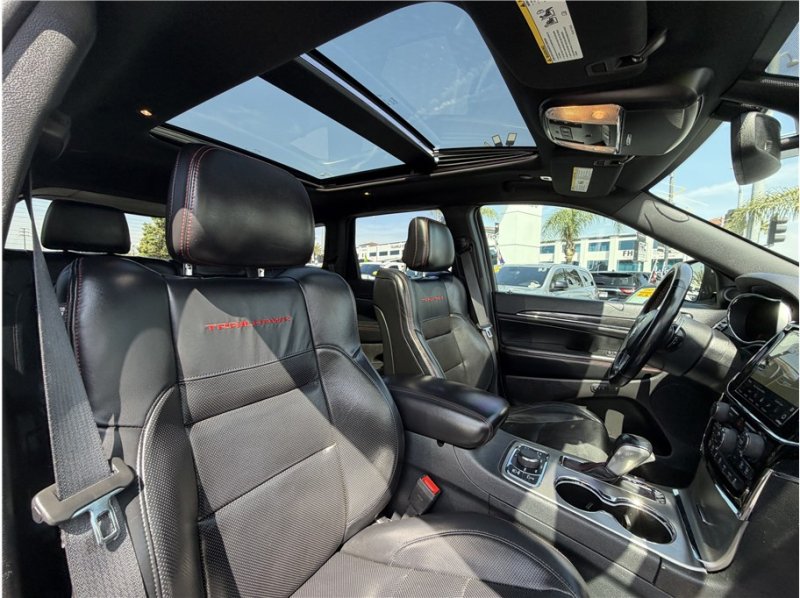 Used 2019 Jeep Grand Cherokee Trailhawk w/ Trailhawk Luxury Group AWD/4WD image 35
