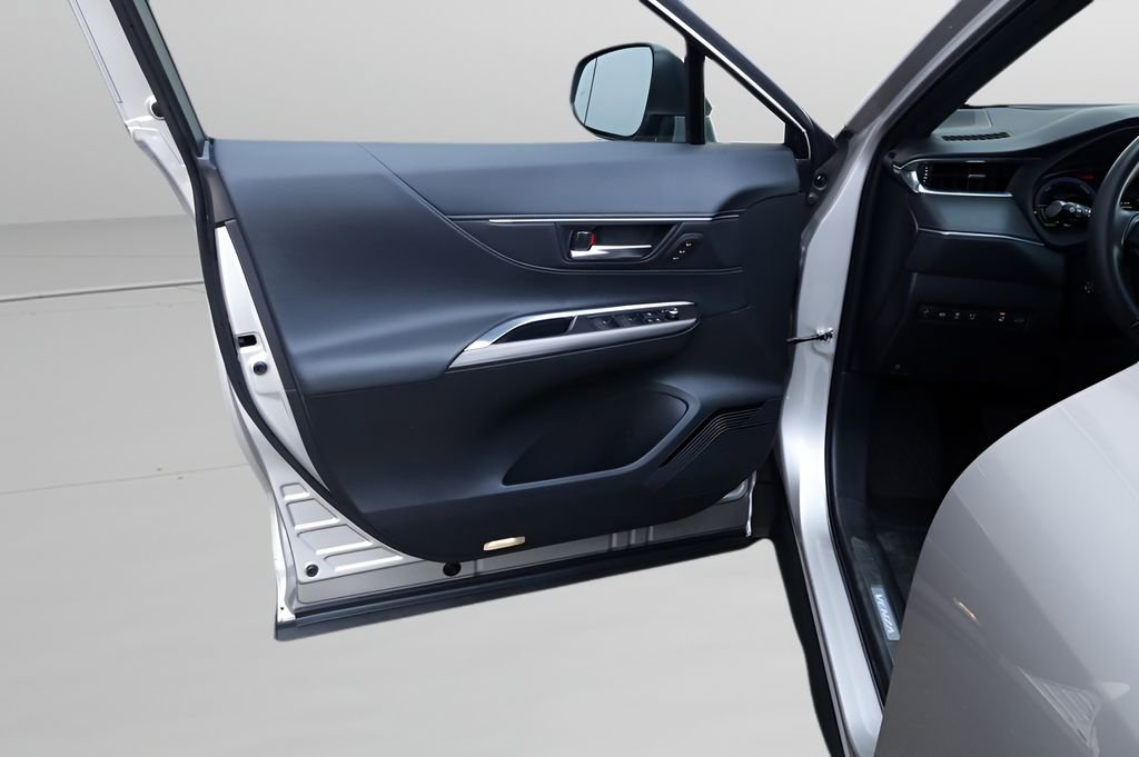 Certified 2023 Toyota Venza Limited image 15