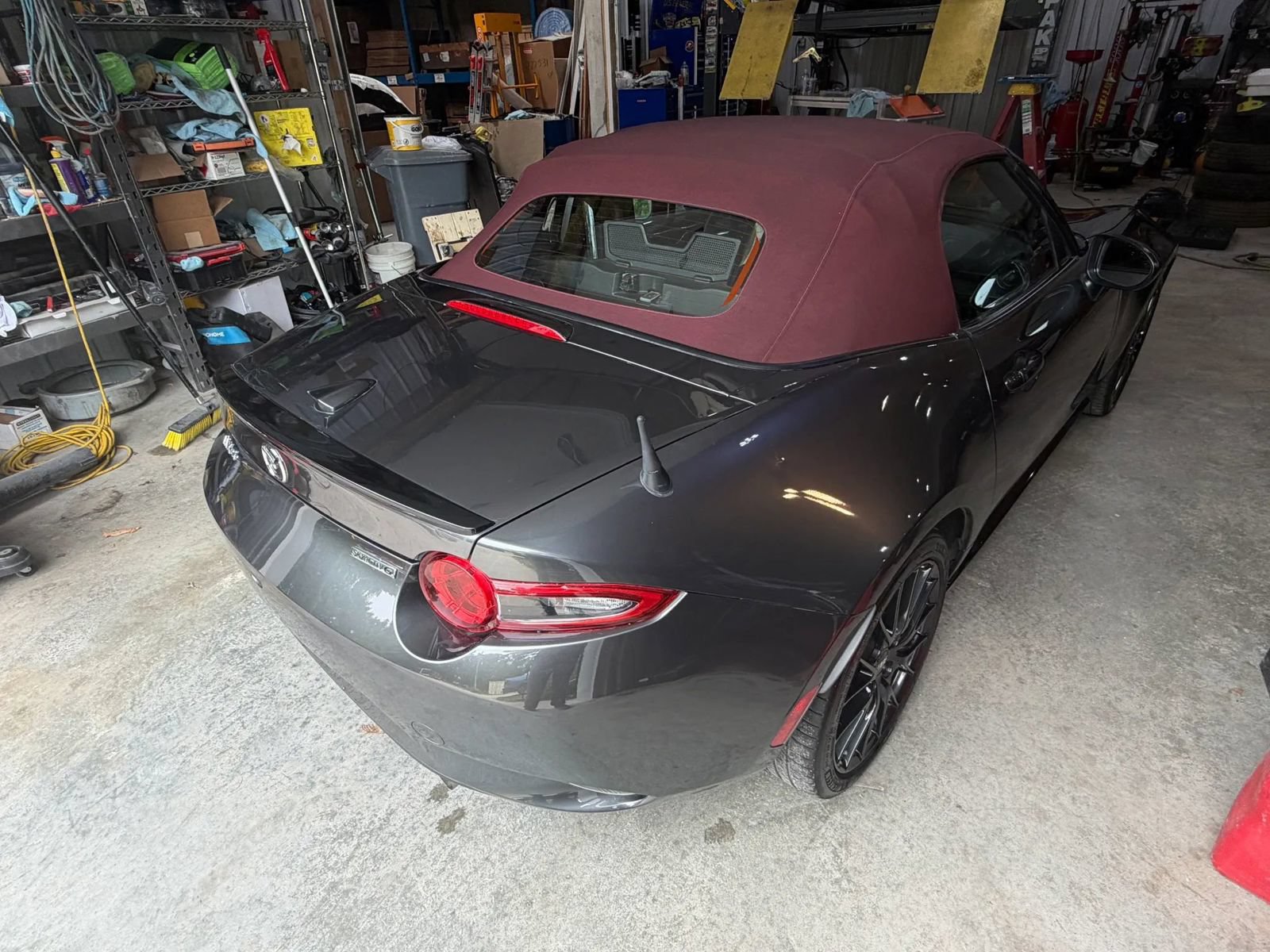 Used 2018 MAZDA MX-5 Miata Club w/ Brembo/BBS Recaro Package RWD image 3