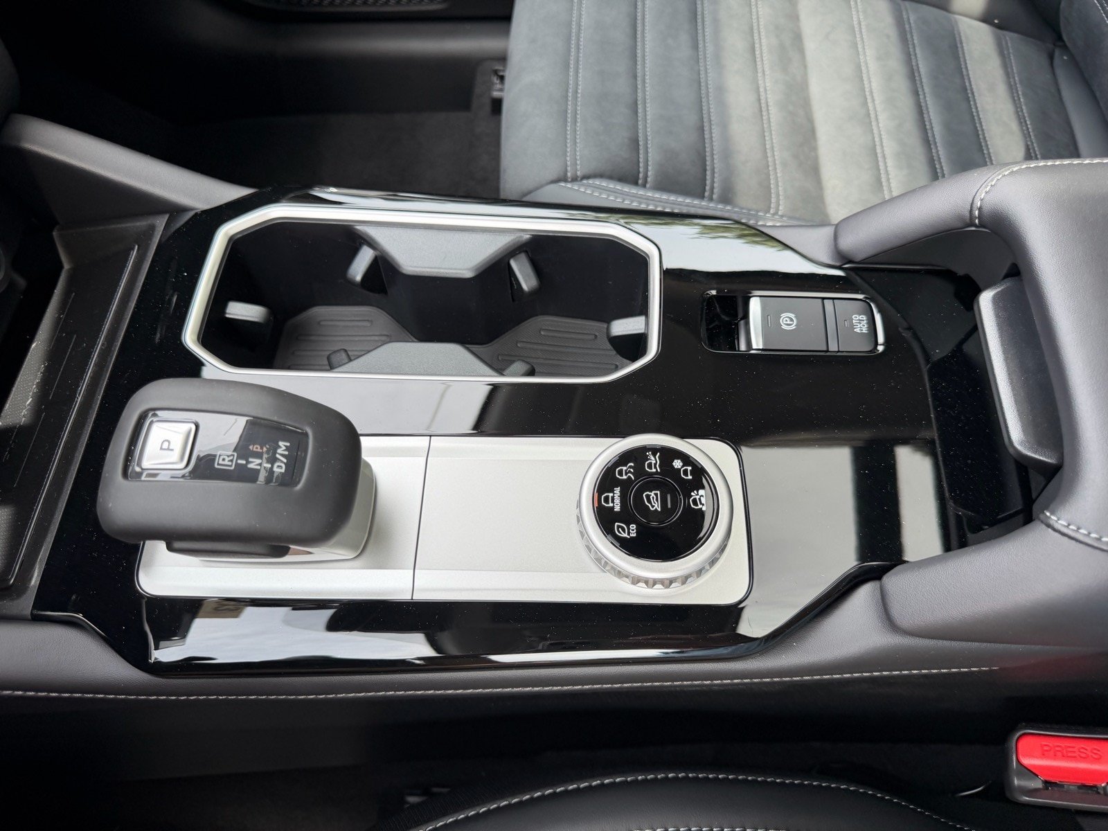 New 2026 Mitsubishi Outlander AWD image 32