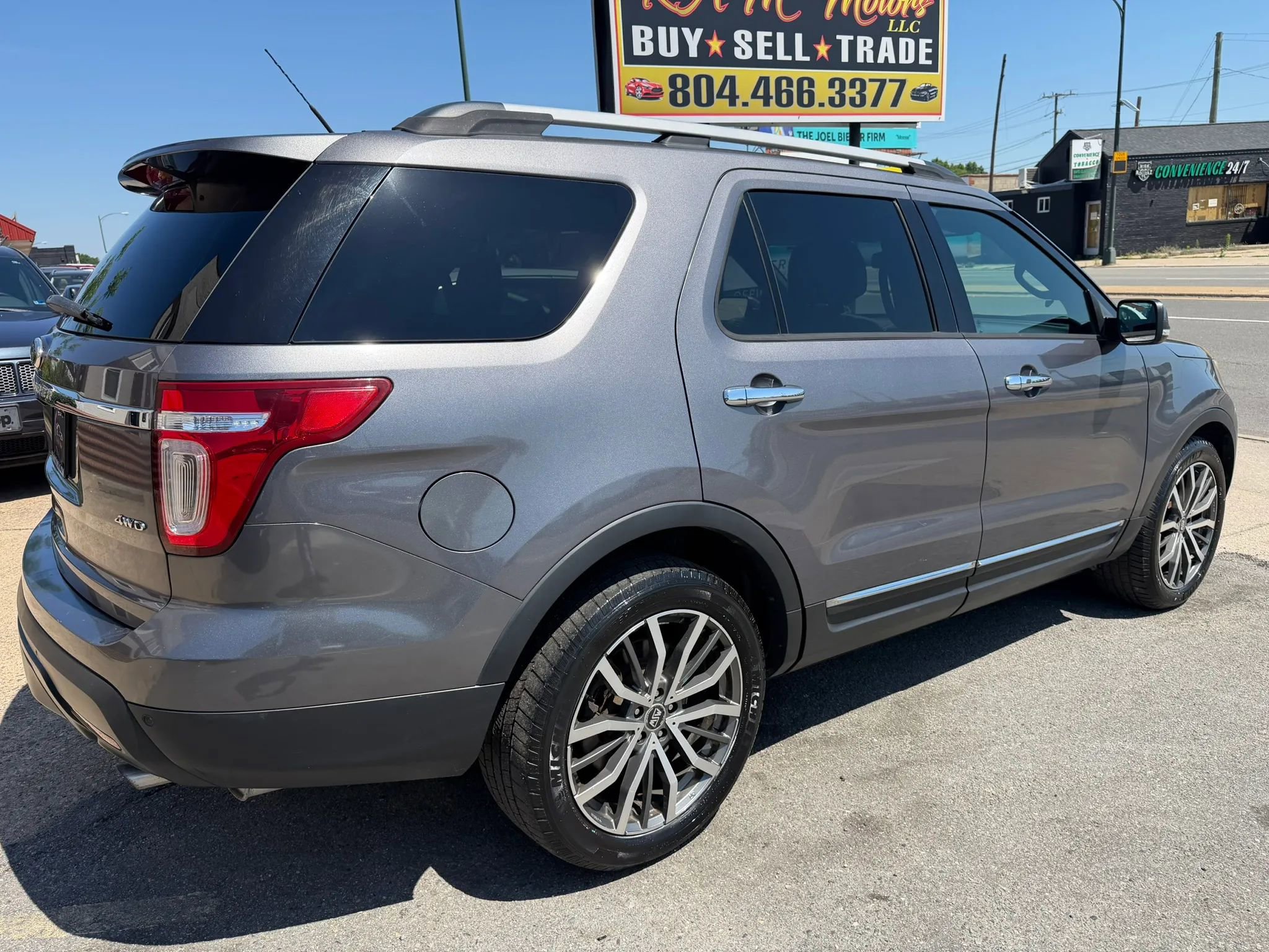 Used 2014 Ford Explorer Limited w/ Equipment Group 301A AWD/4WD image 3