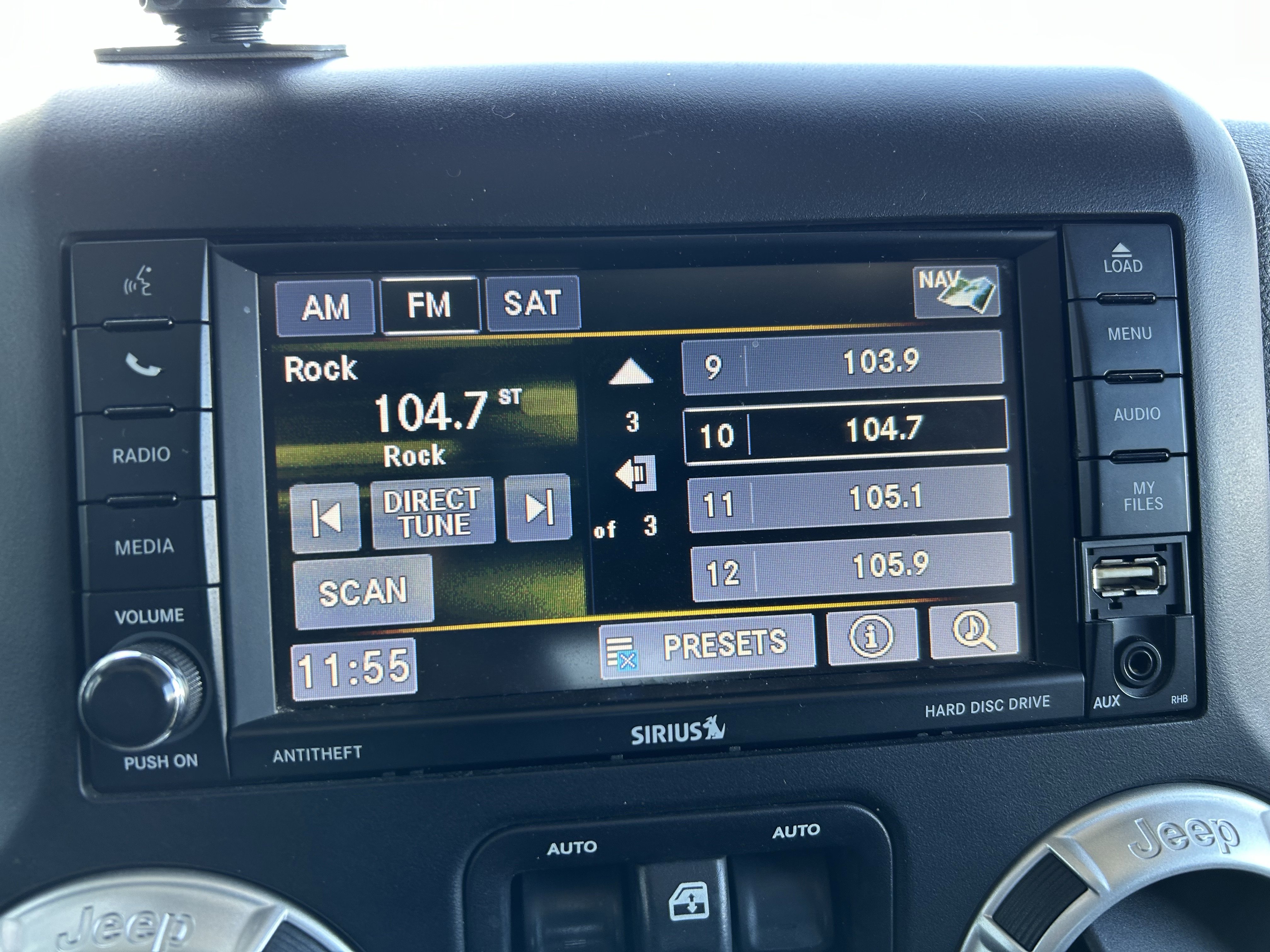 Used 2017 Jeep Wrangler Unlimited Rubicon image 12