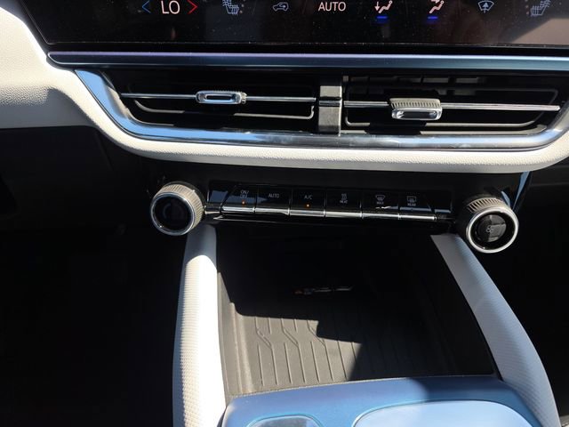 New 2026 Chevrolet Equinox EV LT AWD/4WD image 27