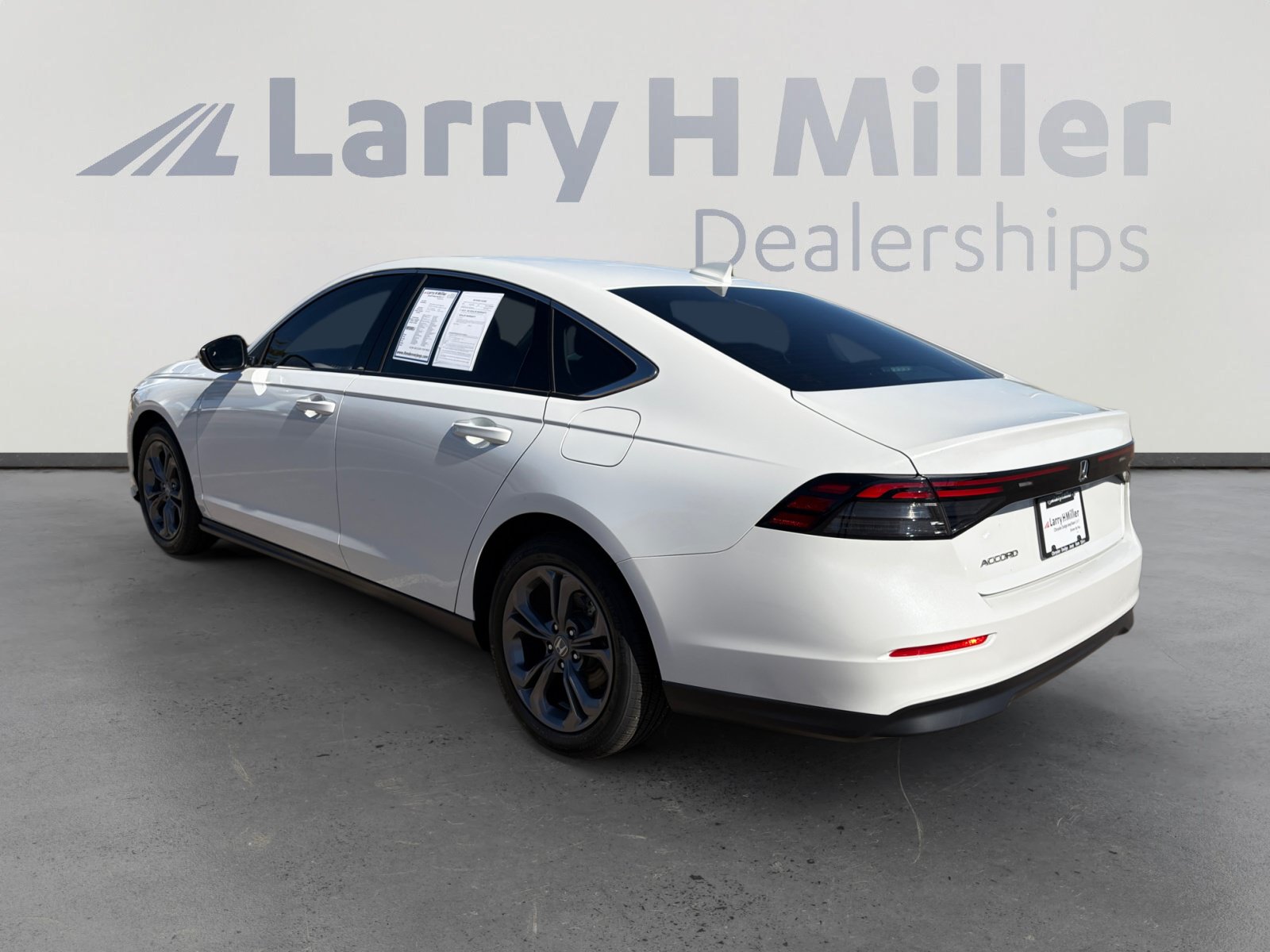 Used 2024 Honda Accord EX image 4