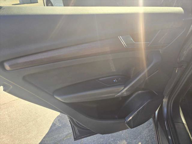 Used 2023 Audi Q5 e Premium w/ Convenience Package image 19