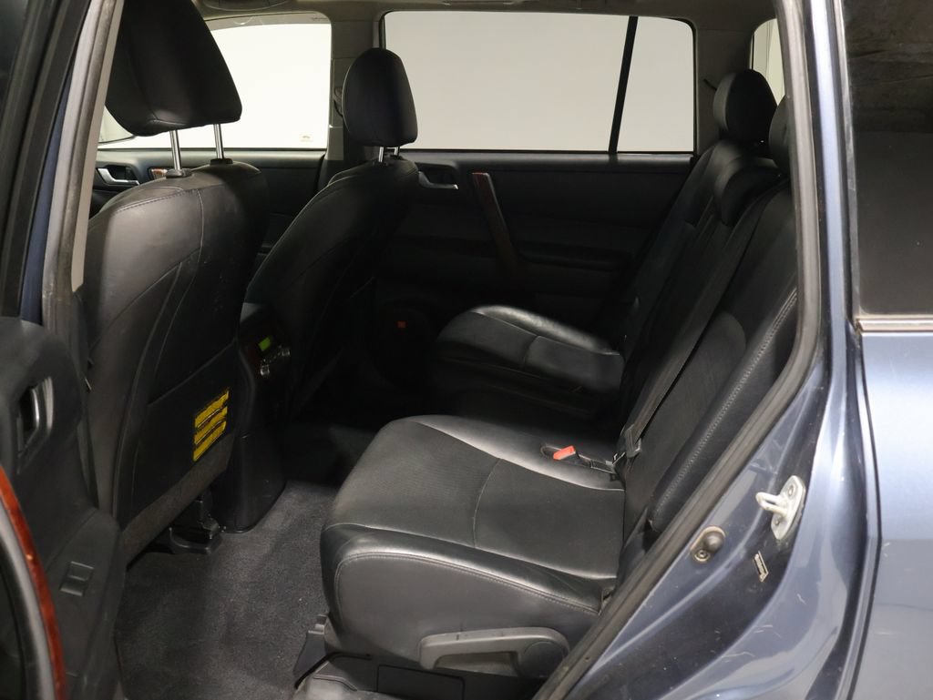 Used 2013 Toyota Highlander Limited AWD/4WD image 19