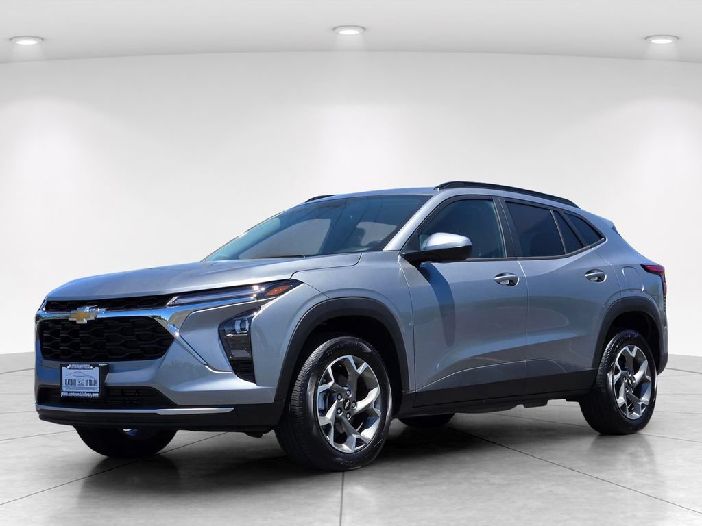 Used 2026 Chevrolet Trax LT w/ LT Convenience Package FWD image 8