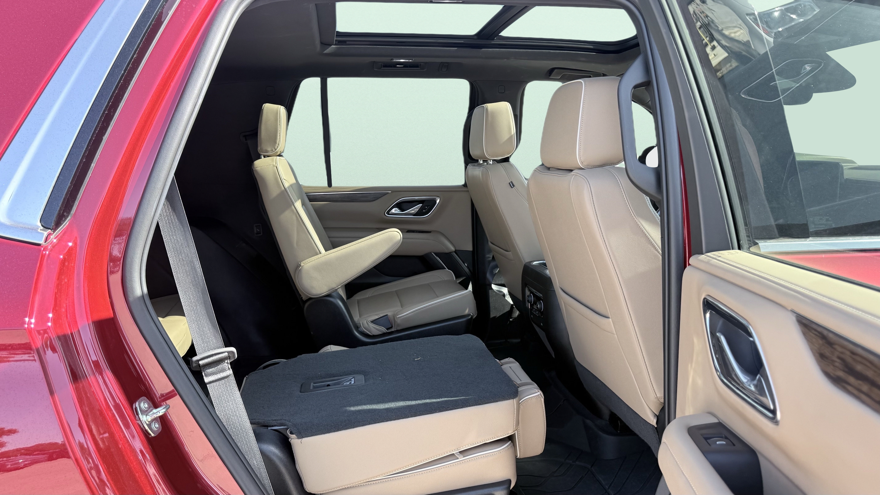 Used 2023 Chevrolet Tahoe Premier w/ Premium Package RWD image 44