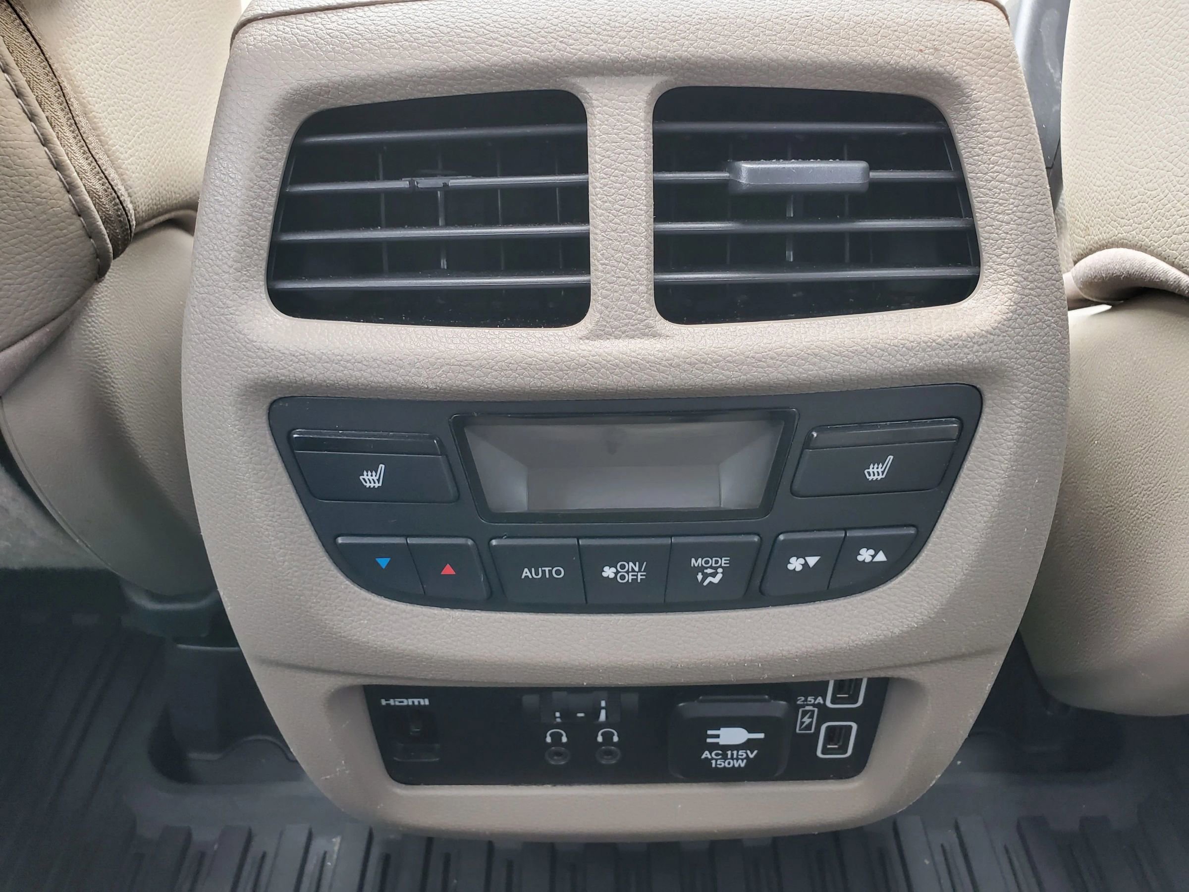 Used 2019 Honda Pilot Touring image 45