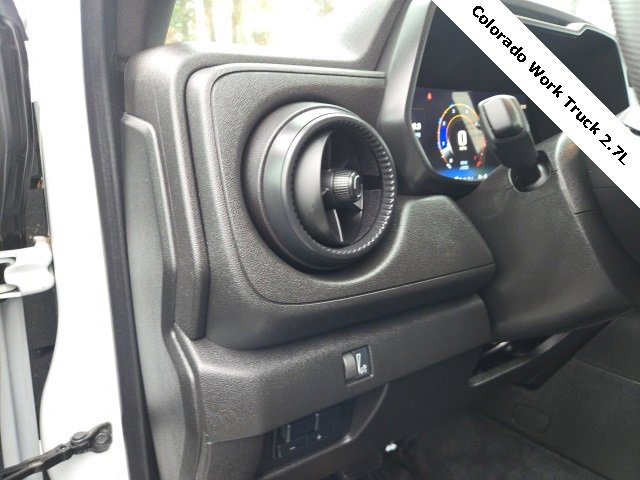 Used 2024 Chevrolet Colorado W/T image 18