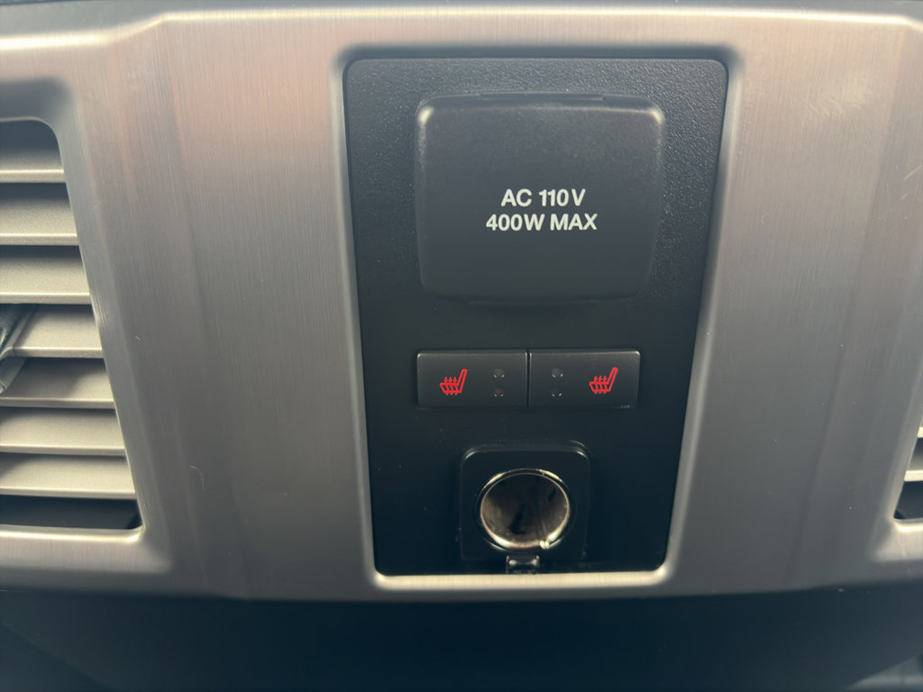 Used 2016 Ford F150 Platinum w/ Equipment Group 701A Luxury image 14