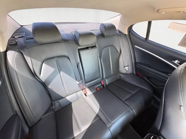 Used 2023 Genesis G70 2.0T AWD/4WD image 18