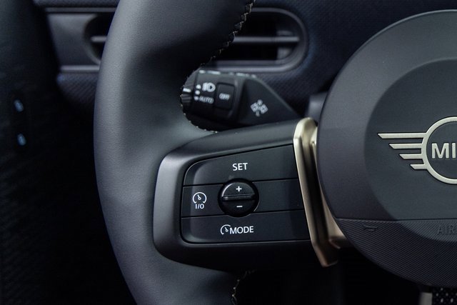 Certified 2025 MINI Cooper S image 17