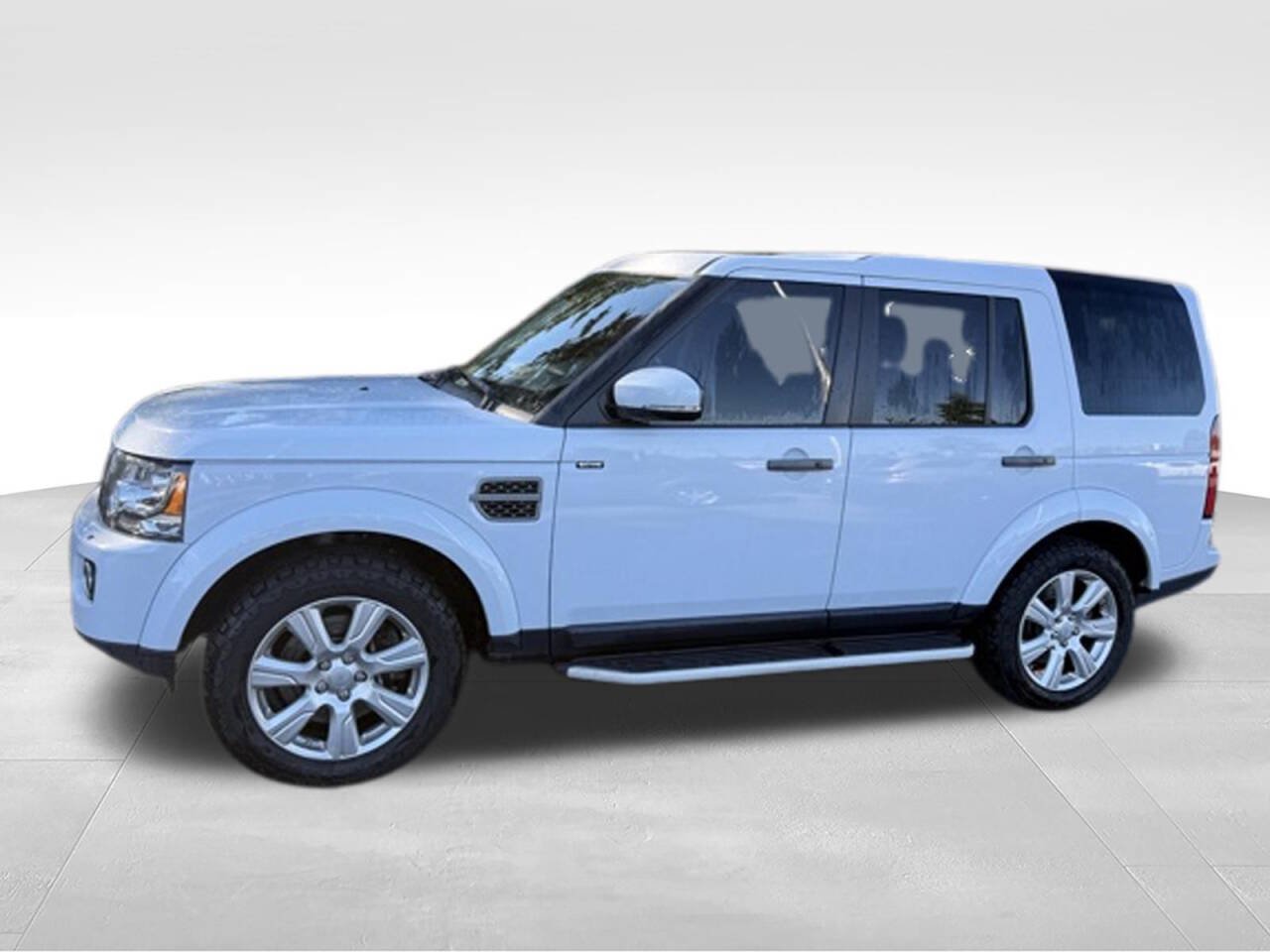 Used 2015 Land Rover LR4 HSE AWD/4WD image 2